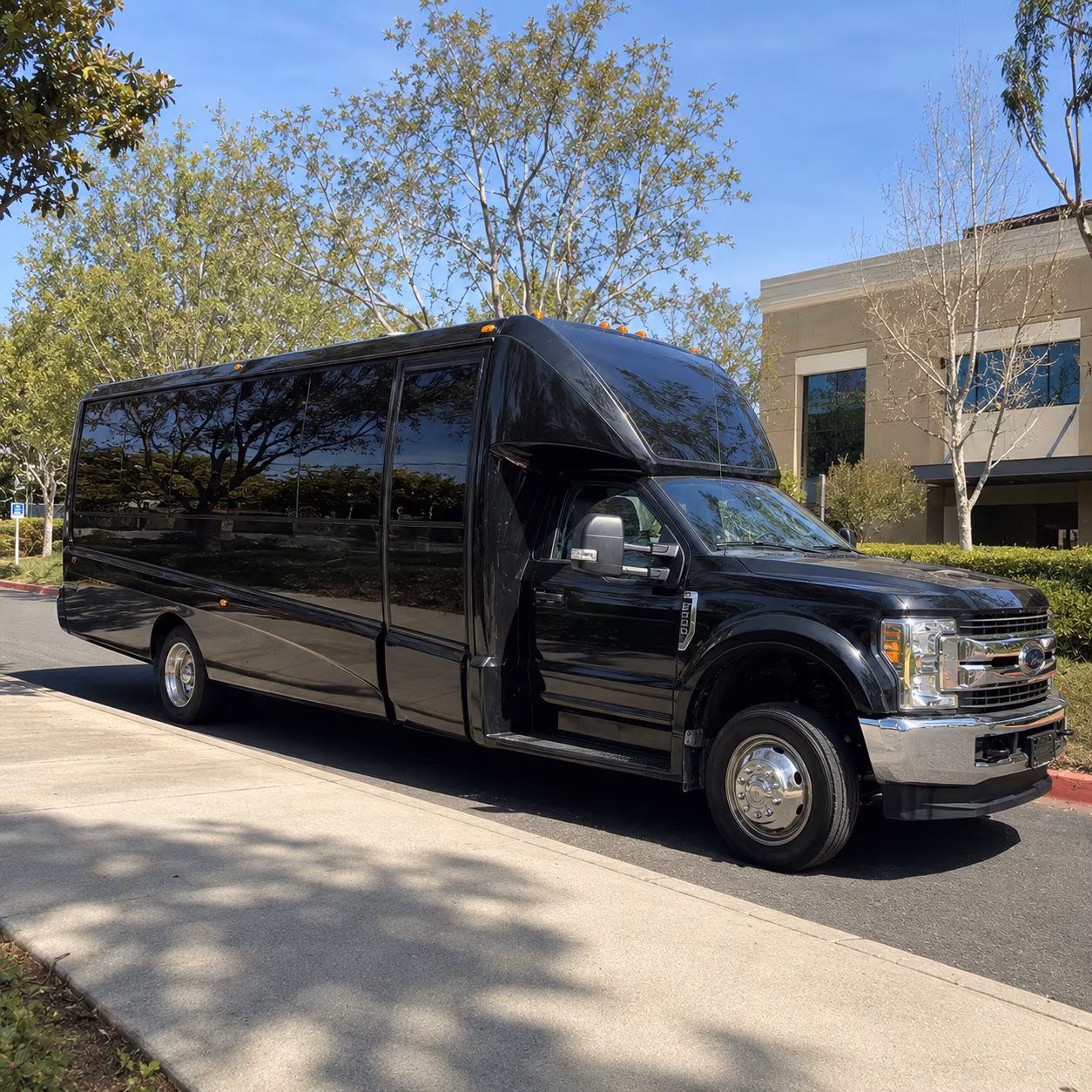 15 Passenger Party Bus Exterior