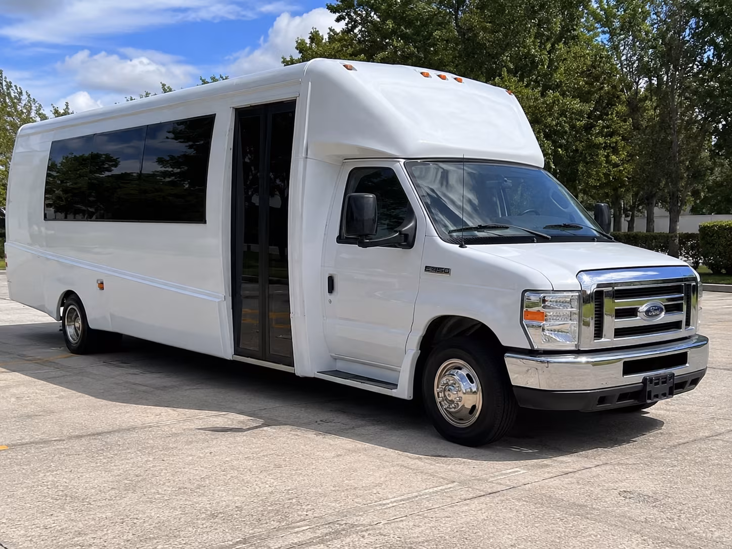 St. Petersburg Birthday, Sweet 16, & Quinceañera Party Bus Rentals