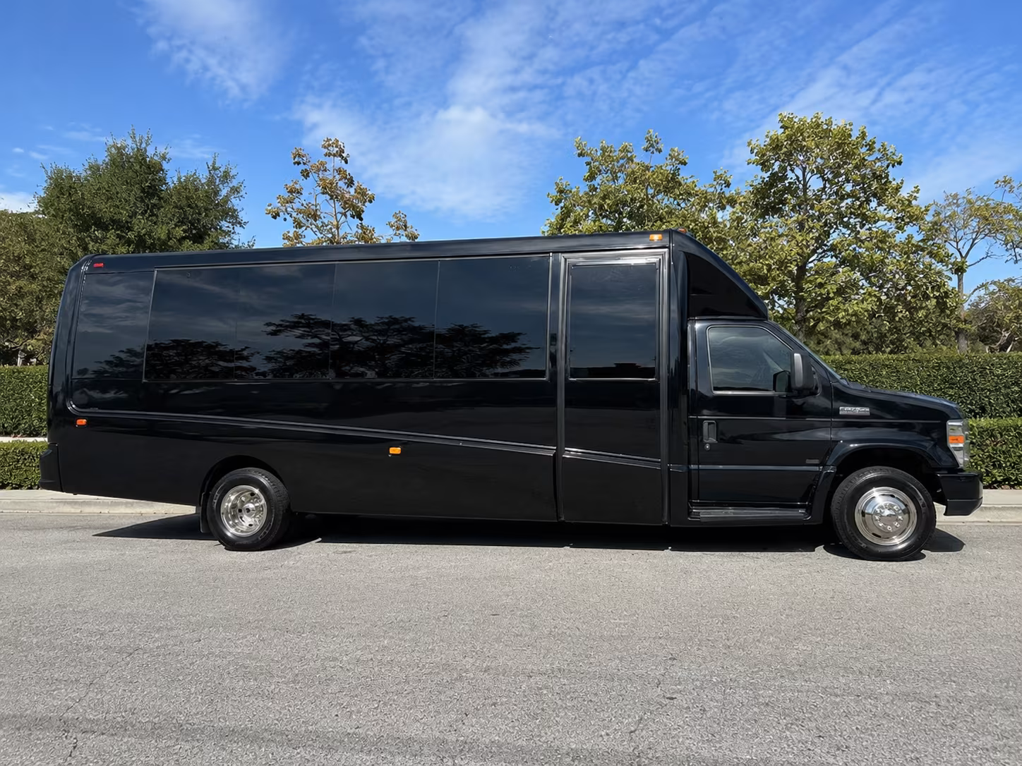 Tallahassee Airport Shuttle & Transportation party bus exterior