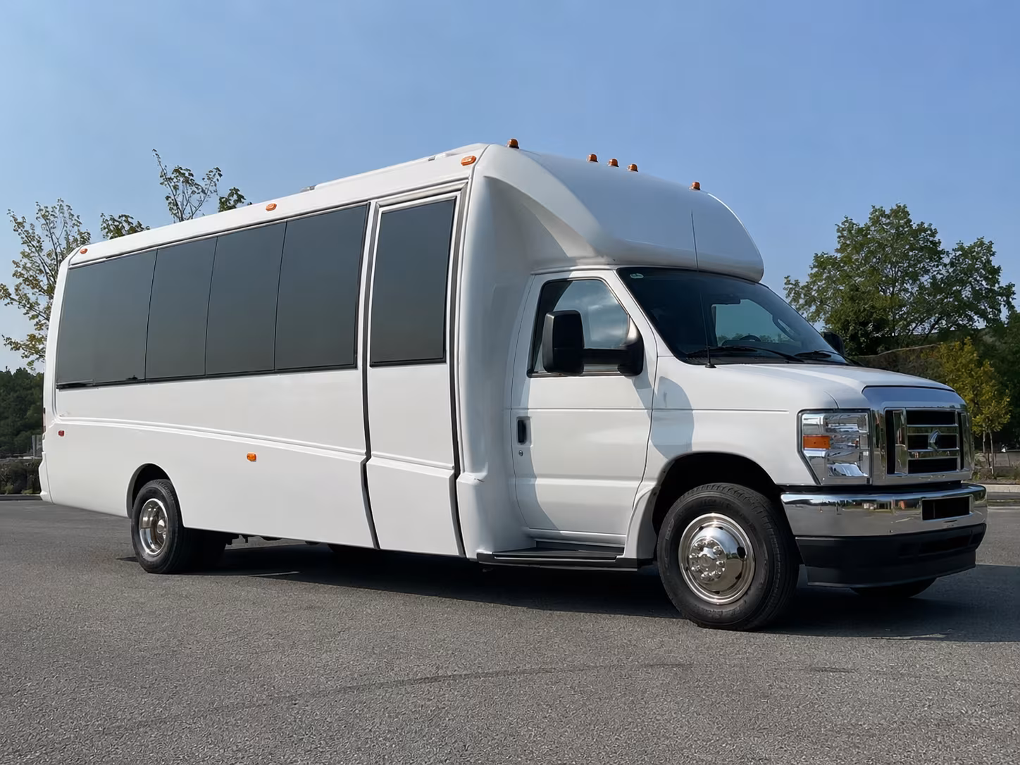 Tallahassee Winery Tour & Pub Crawl Transportation party bus exterior