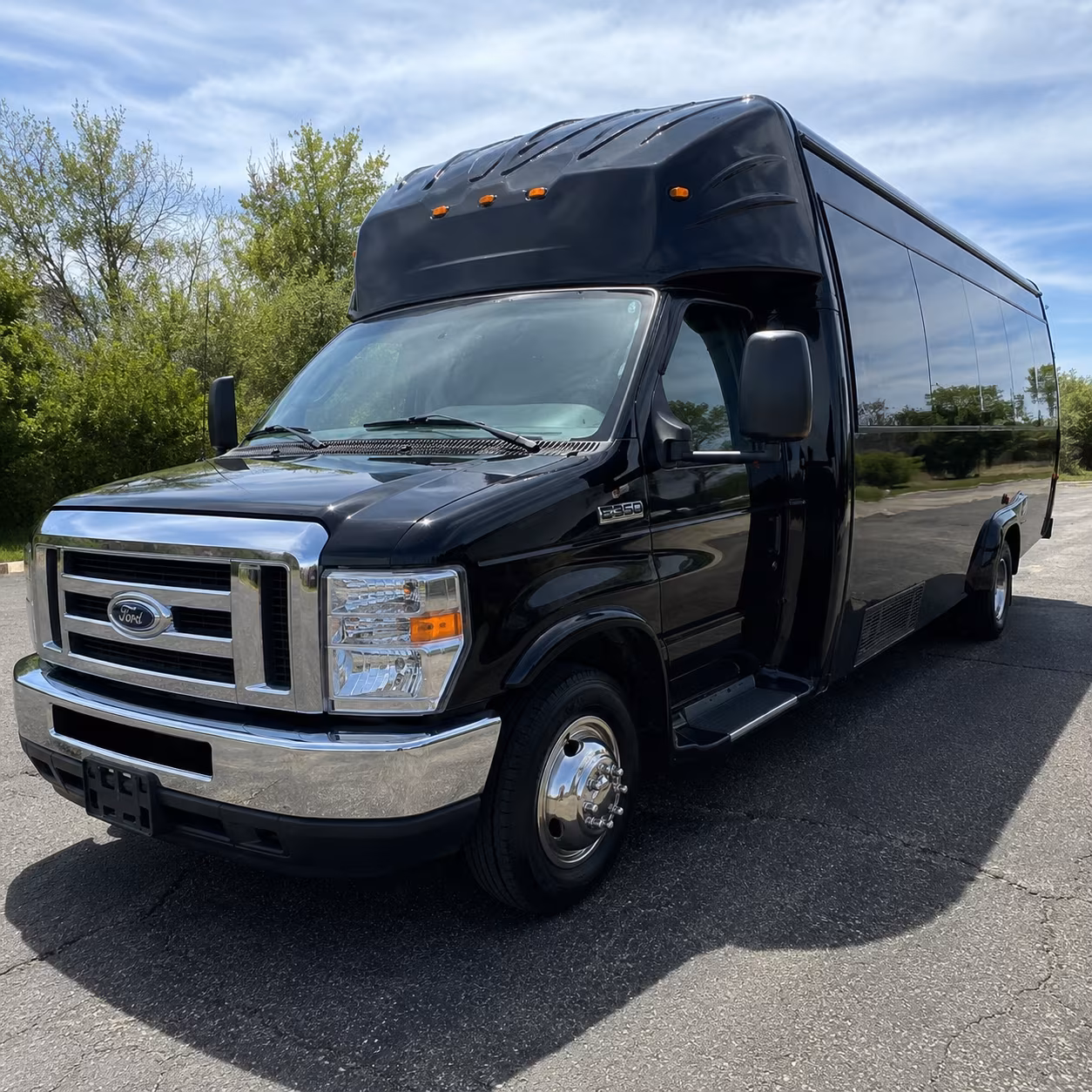 Tallahassee Winery Tour & Pub Crawl Transportation party bus exterior